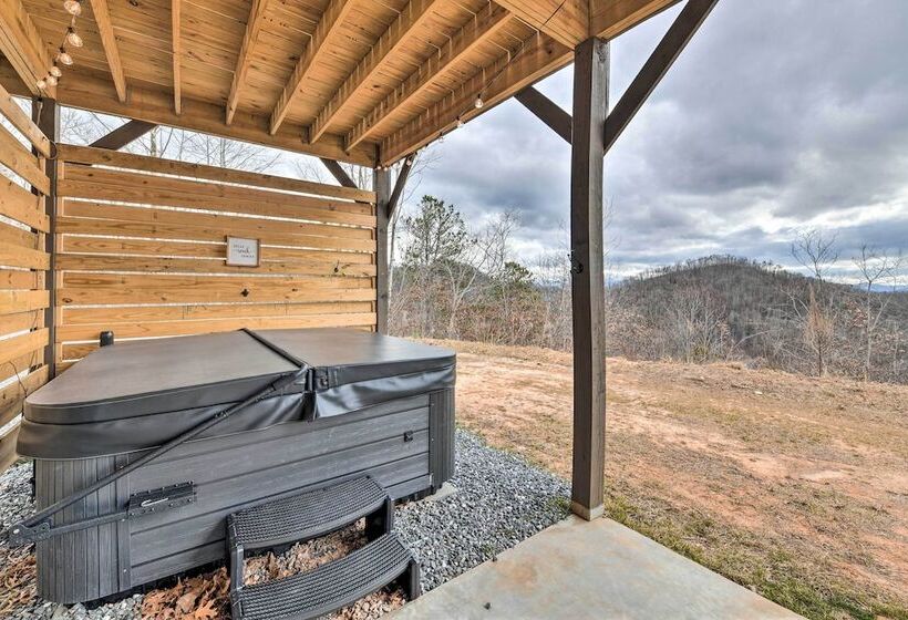 Scenic Hillside Cabin In Sylva W/ Hot Tub & Views!