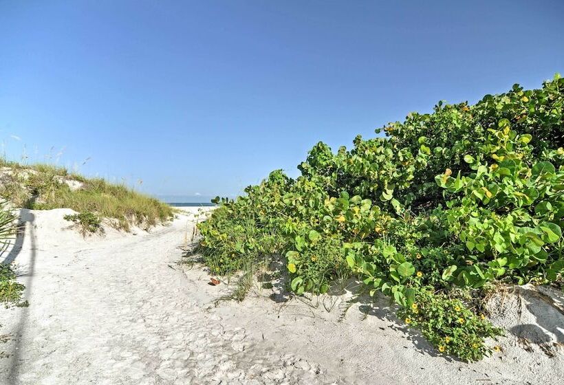 Sea Turtle Suite  Condo W/ Clearwater Beach Views