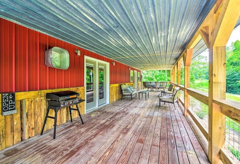 Secluded Brownsville Cabin W/ Deck & Fire Pit