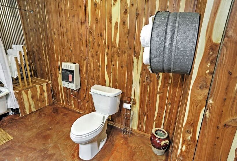 Secluded Everton Retreat W/ Ozark Mountain Views!