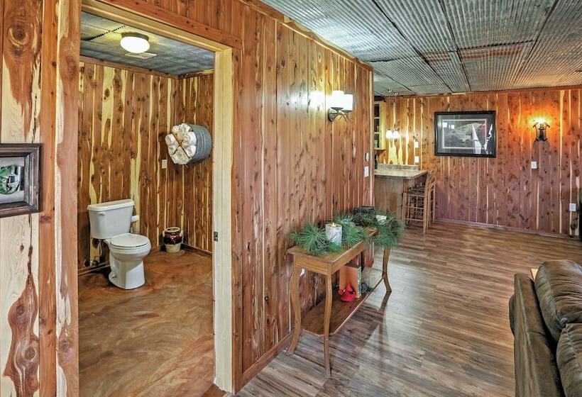 Secluded Everton Retreat W/ Ozark Mountain Views!