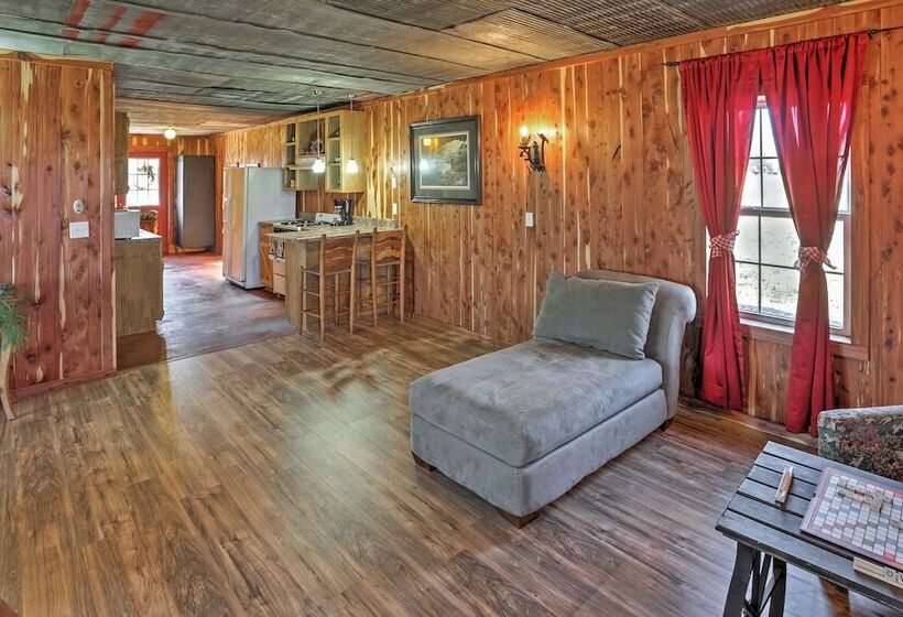 Secluded Everton Retreat W/ Ozark Mountain Views!