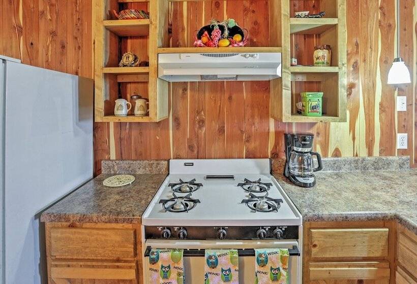 Secluded Everton Retreat W/ Ozark Mountain Views!