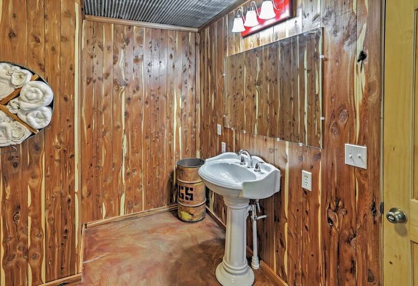 Secluded Everton Retreat W/ Ozark Mountain Views!