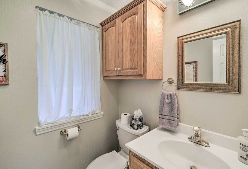 Secluded Mountain City Home W/ Deck & Views!