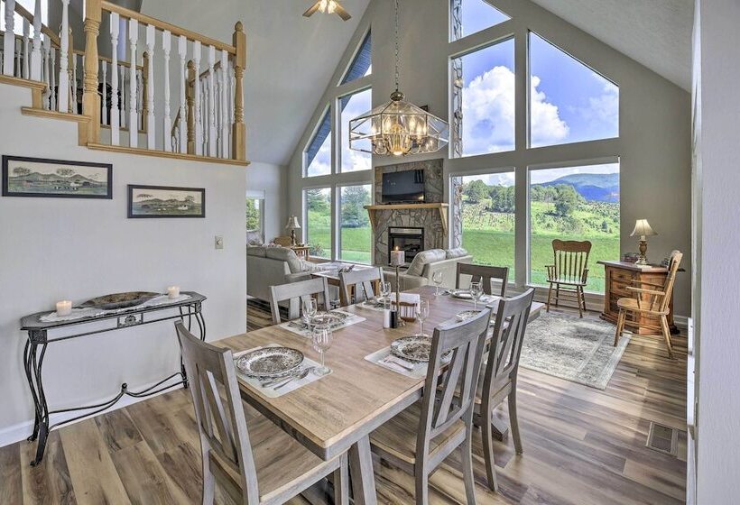 Secluded Mountain City Home W/ Deck & Views!