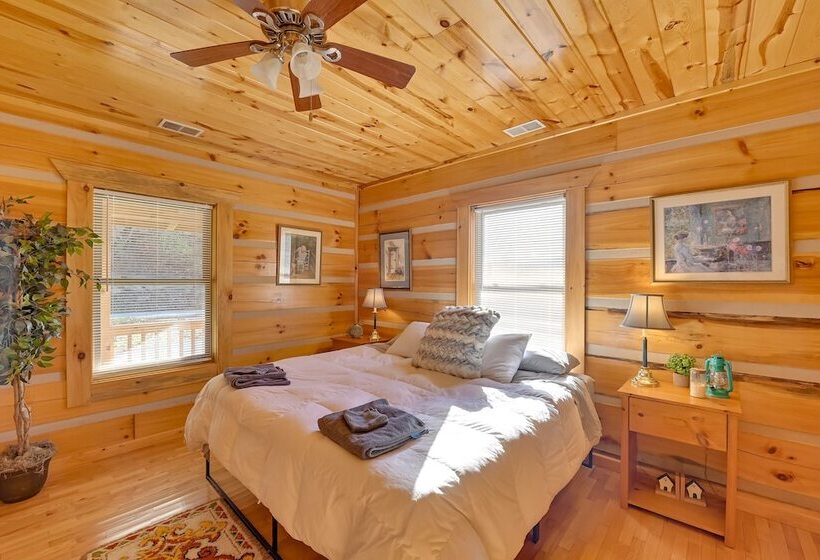 Secluded Retreat: Bbq, Lawn Games, & Fire Pit!