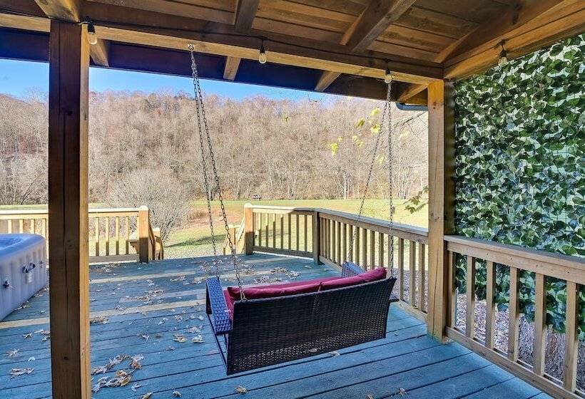 Secluded Retreat: Bbq, Lawn Games, & Fire Pit!