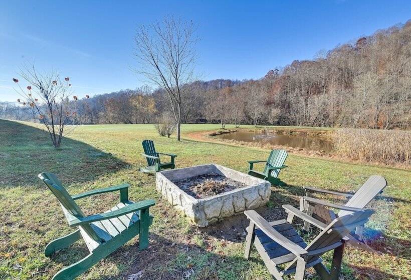 Secluded Retreat: Bbq, Lawn Games, & Fire Pit!