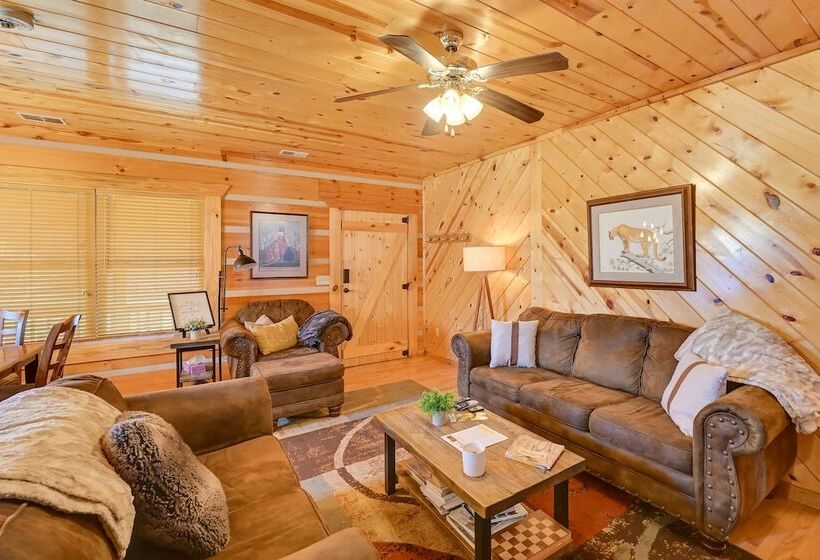 Secluded Retreat: Bbq, Lawn Games, & Fire Pit!