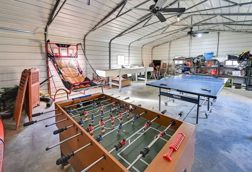 Secluded Retreat: Bbq, Lawn Games, & Fire Pit!