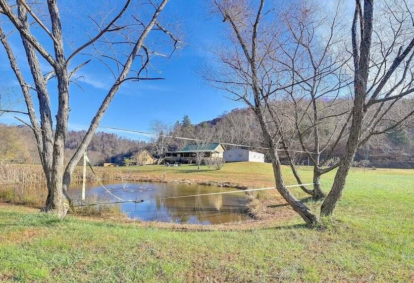 Secluded Retreat: Bbq, Lawn Games, & Fire Pit!