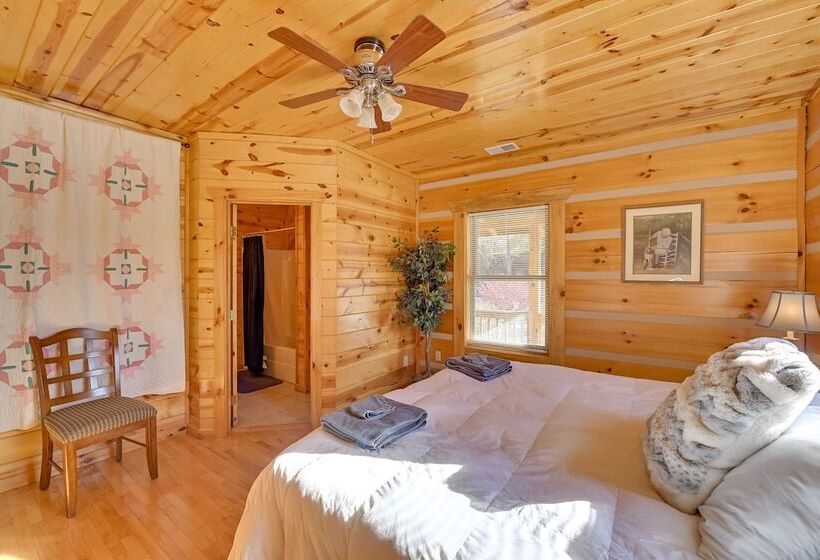 Secluded Retreat: Bbq, Lawn Games, & Fire Pit!