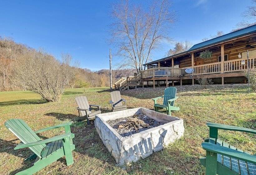 Secluded Retreat: Bbq, Lawn Games, & Fire Pit!