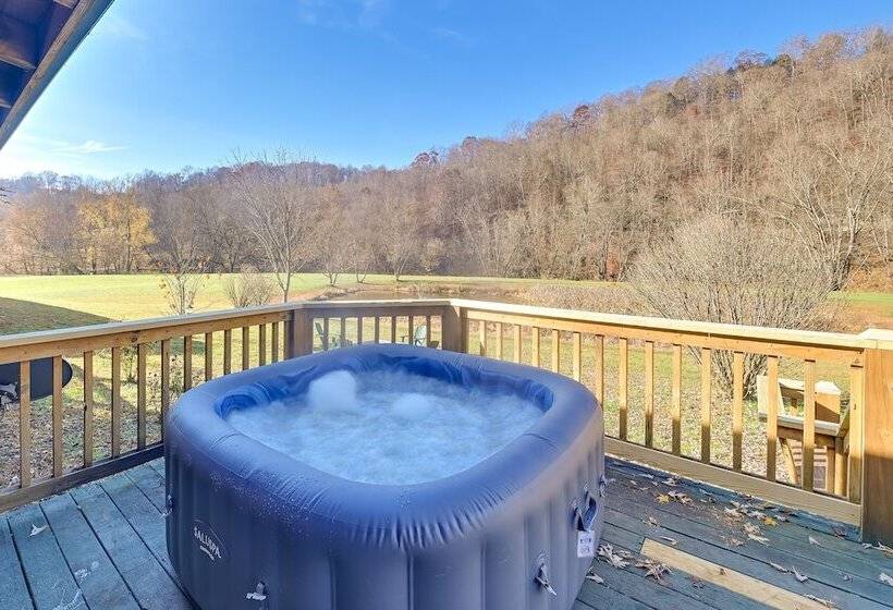 Secluded Retreat: Bbq, Lawn Games, & Fire Pit!