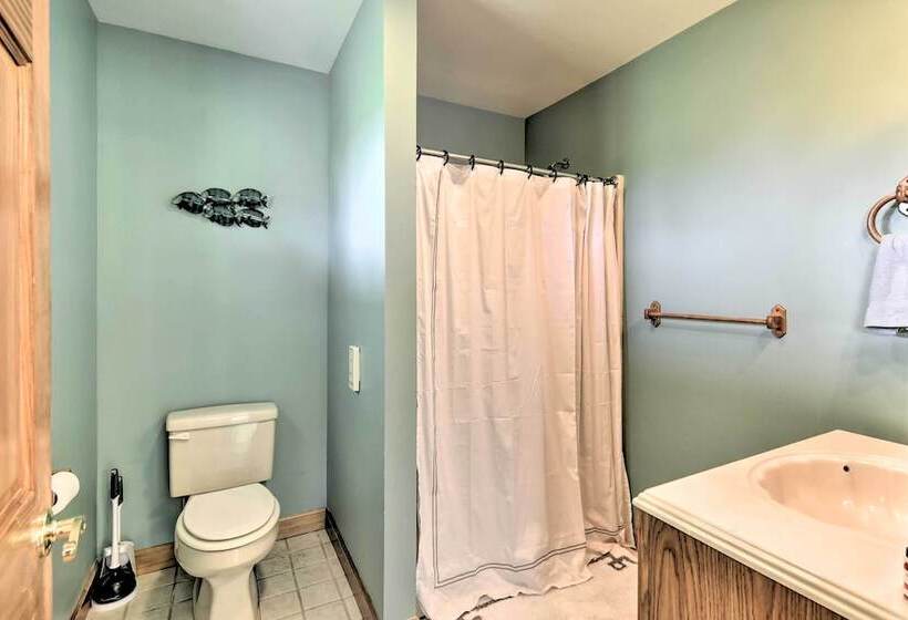 Pet Friendly Woodsy Gem: 1/4 Mi To Chesapeake Bay