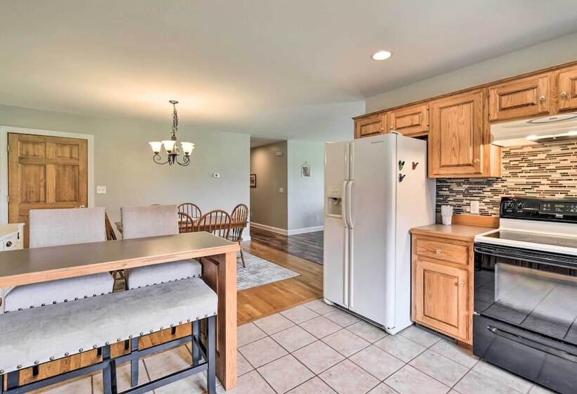 Pet Friendly Woodsy Gem: 1/4 Mi To Chesapeake Bay