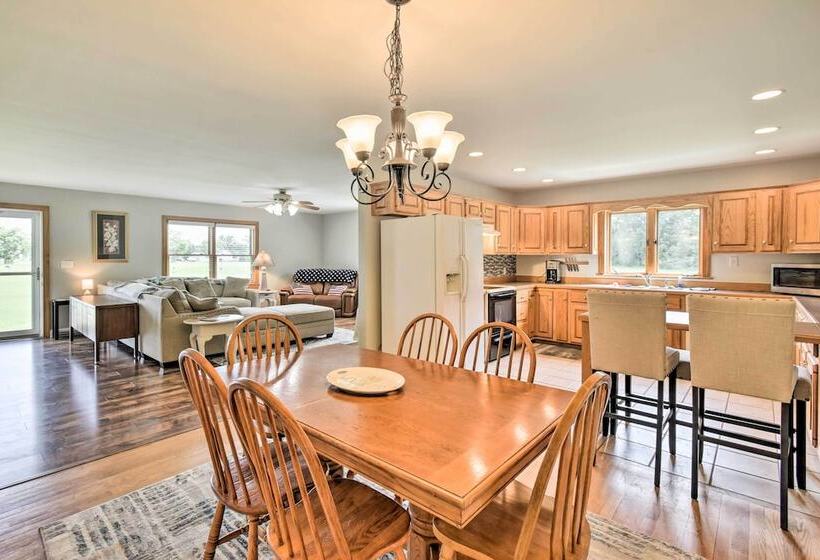 Pet Friendly Woodsy Gem: 1/4 Mi To Chesapeake Bay