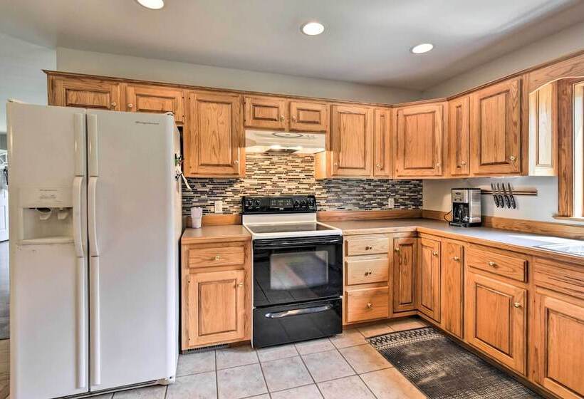 Pet Friendly Woodsy Gem: 1/4 Mi To Chesapeake Bay