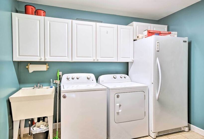 Pet Friendly Woodsy Gem: 1/4 Mi To Chesapeake Bay