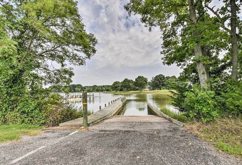 Pet Friendly Woodsy Gem: 1/4 Mi To Chesapeake Bay