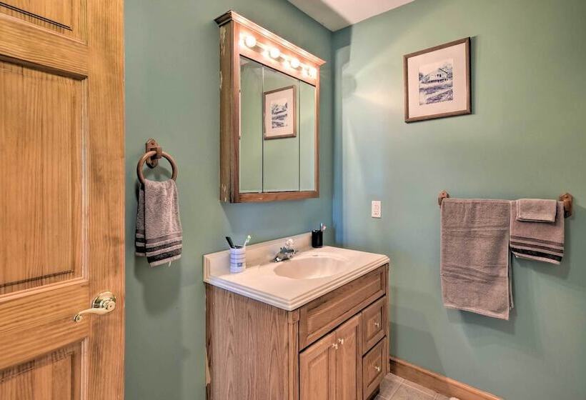 Pet Friendly Woodsy Gem: 1/4 Mi To Chesapeake Bay