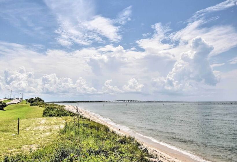 Pet Friendly Woodsy Gem: 1/4 Mi To Chesapeake Bay