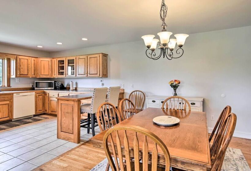 Pet Friendly Woodsy Gem: 1/4 Mi To Chesapeake Bay