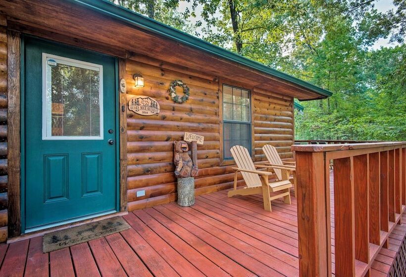 Broken Bow Cabin W/ Hot Tub, Near Hiking + Fishing