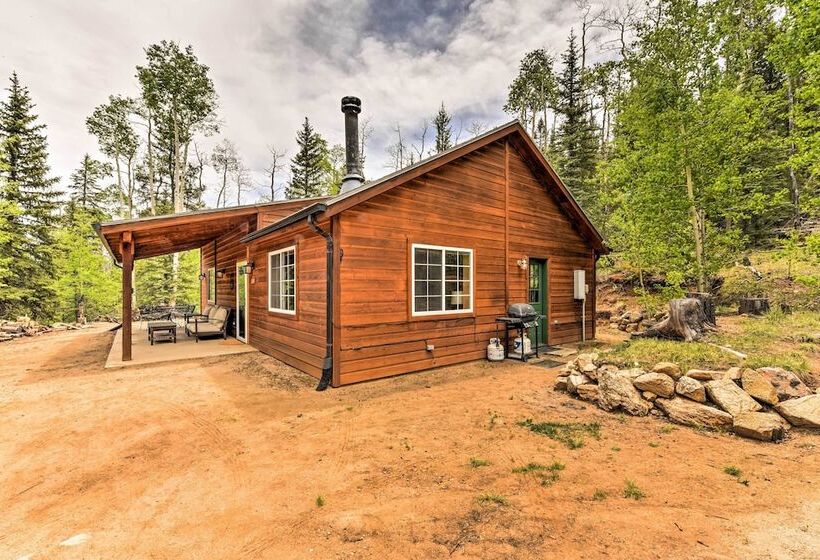 Bobcat Trail Cabin  On 3 Acres In Como!