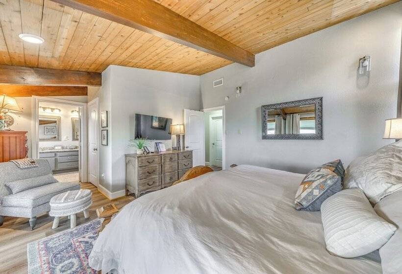Serene Alto Cabin W/ Mountain Views & Fire Pit!