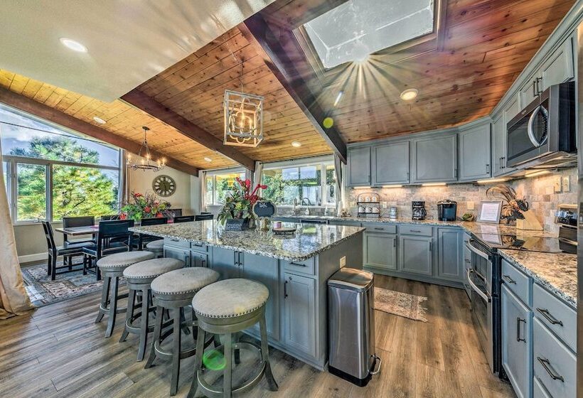 Serene Alto Cabin W/ Mountain Views & Fire Pit!