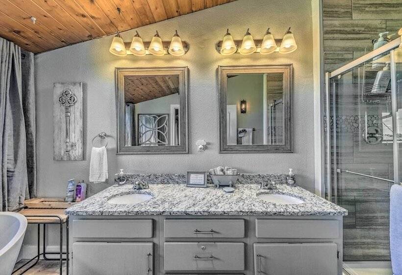 Serene Alto Cabin W/ Mountain Views & Fire Pit!