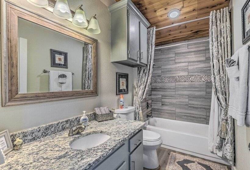 Serene Alto Cabin W/ Mountain Views & Fire Pit!