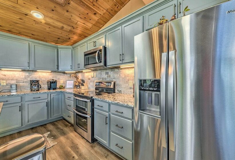 Serene Alto Cabin W/ Mountain Views & Fire Pit!