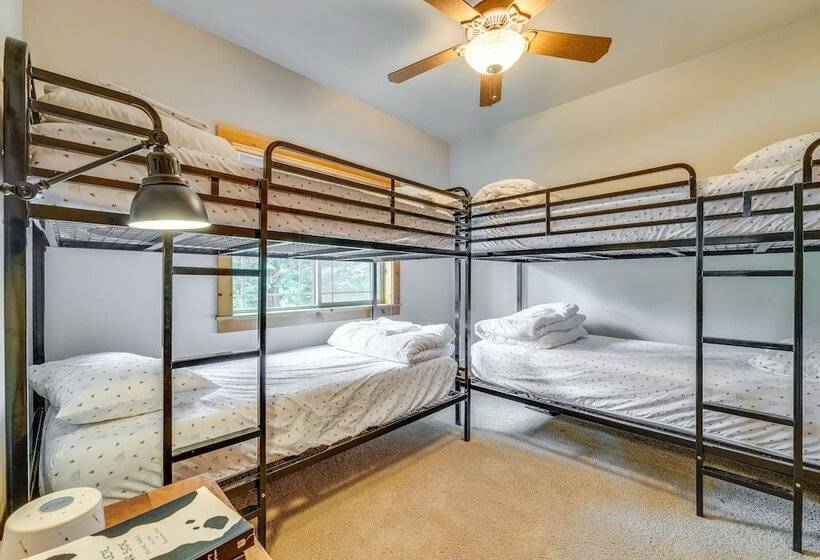 Cle Elum Lake Home W/ Hot Tub & Mountain Views