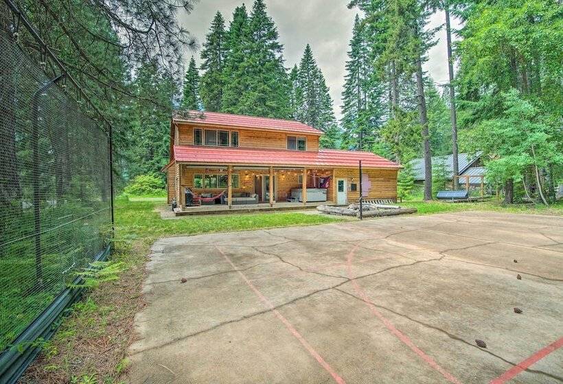 Cle Elum Lake Home W/ Hot Tub & Mountain Views