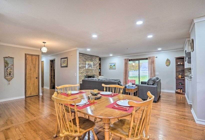 Serene Johnson City Home W/ Mountain Views