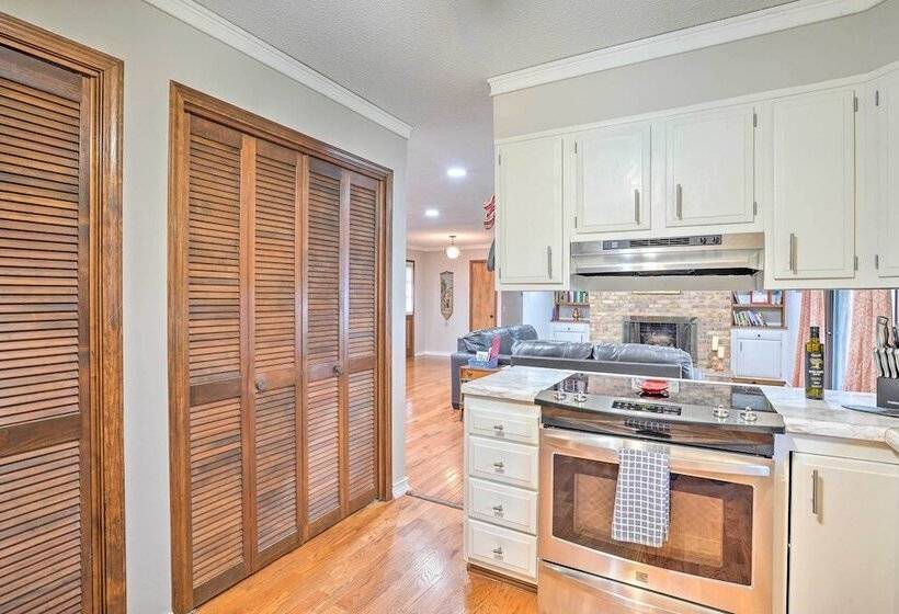 Serene Johnson City Home W/ Mountain Views