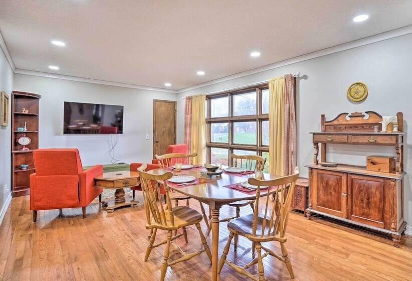 Serene Johnson City Home W/ Mountain Views