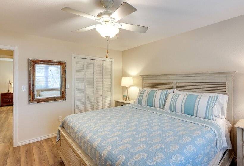 Serene Lakefront Home In Hot Springs W/ Boat Dock!