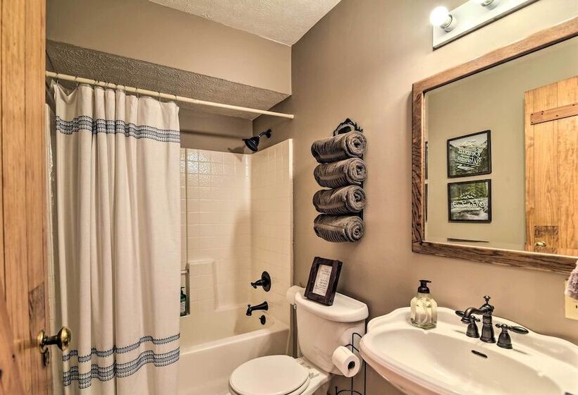 Serene Lewisburg Lakefront Retreat W/ Dock