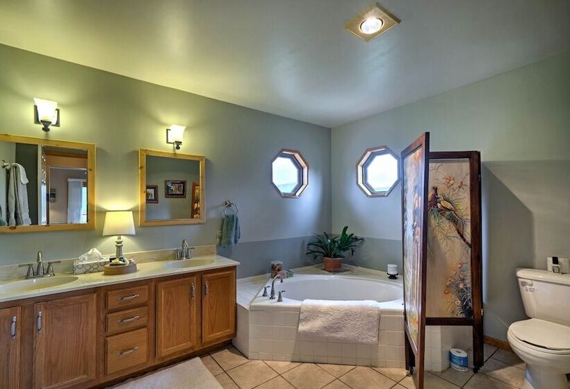 Serene Mtn Home W/decks: Hike, Bike, & Raft Nearby