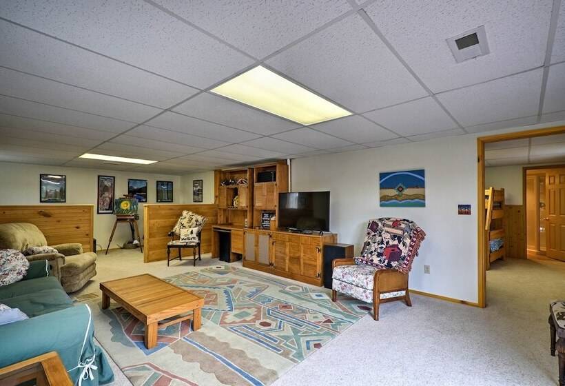 Serene Mtn Home W/decks: Hike, Bike, & Raft Nearby