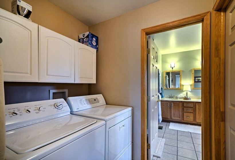 Serene Mtn Home W/decks: Hike, Bike, & Raft Nearby