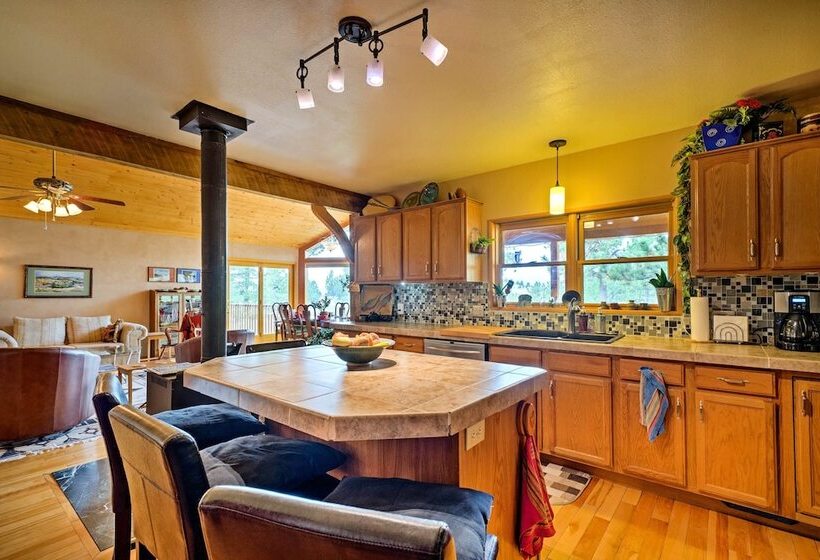 Serene Mtn Home W/decks: Hike, Bike, & Raft Nearby