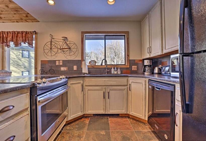 Serene Ski Retreat   3 Miles To Sun Valley Resort!