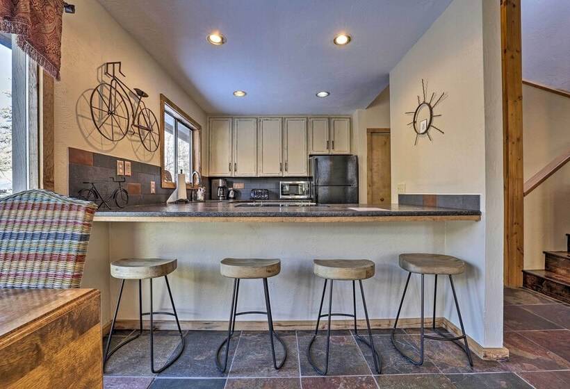 Serene Ski Retreat   3 Miles To Sun Valley Resort!