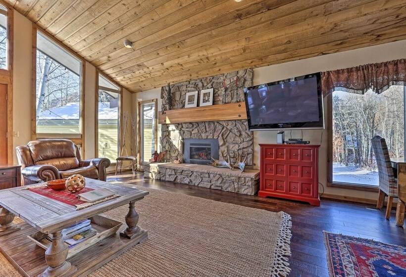 Serene Ski Retreat   3 Miles To Sun Valley Resort!