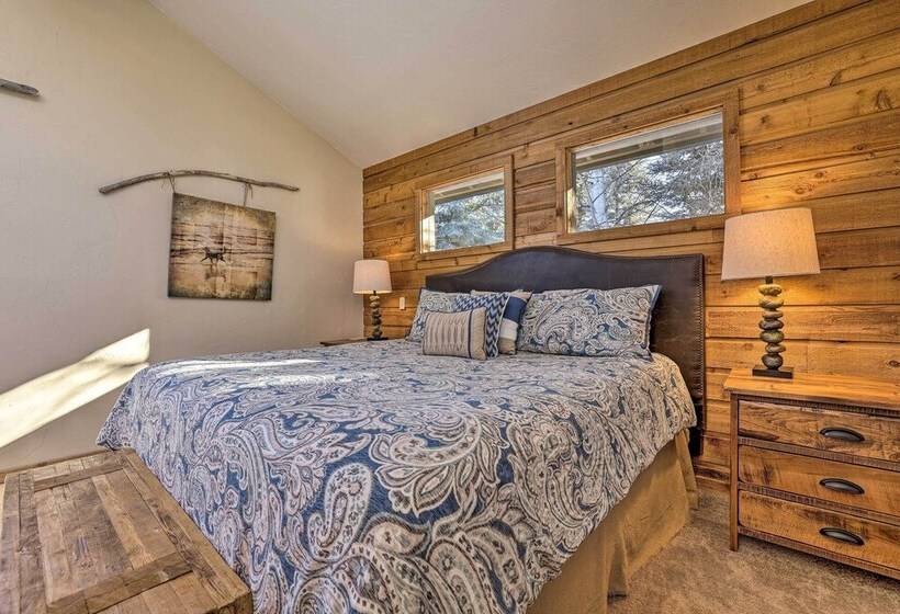 Serene Ski Retreat   3 Miles To Sun Valley Resort!